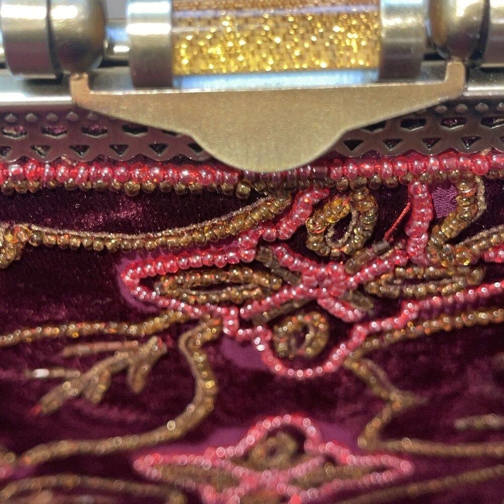 Vtg Tapestry Needlepoint Handbag Lucite Handle Floral  Pattern Purse Burgundy - Picture 3 of 5